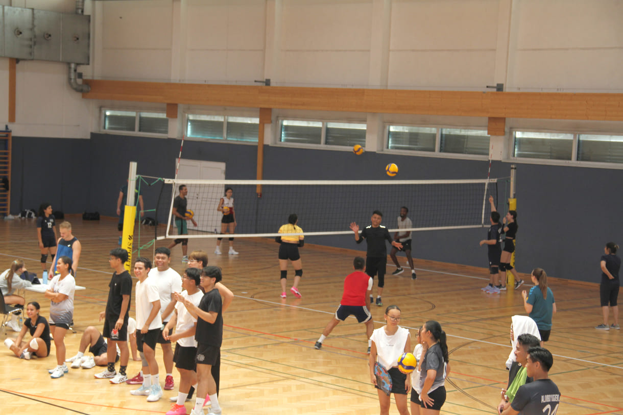 Volleyball - mehrere Matches gleichzeitig in der Halle