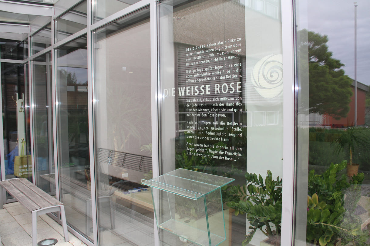 Vitrine rund um ein 
