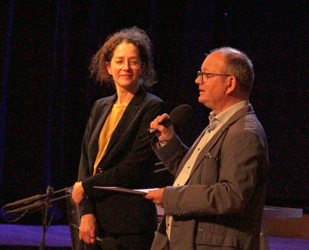 Judith Weissenböck von ORF Wien udn Juryvorsitzender Peter Wesely