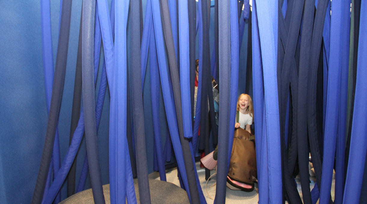 Frida, Sofia und Amina gemeinsam im Wels-Kostüm