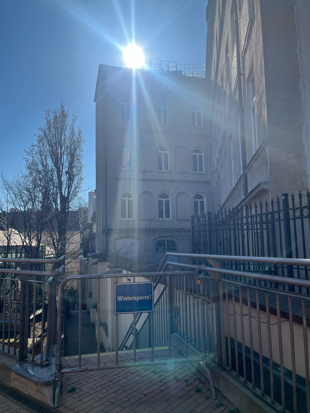 Gesperrter Stiegenabgang im MuseumsQuartier Wien - wegen 