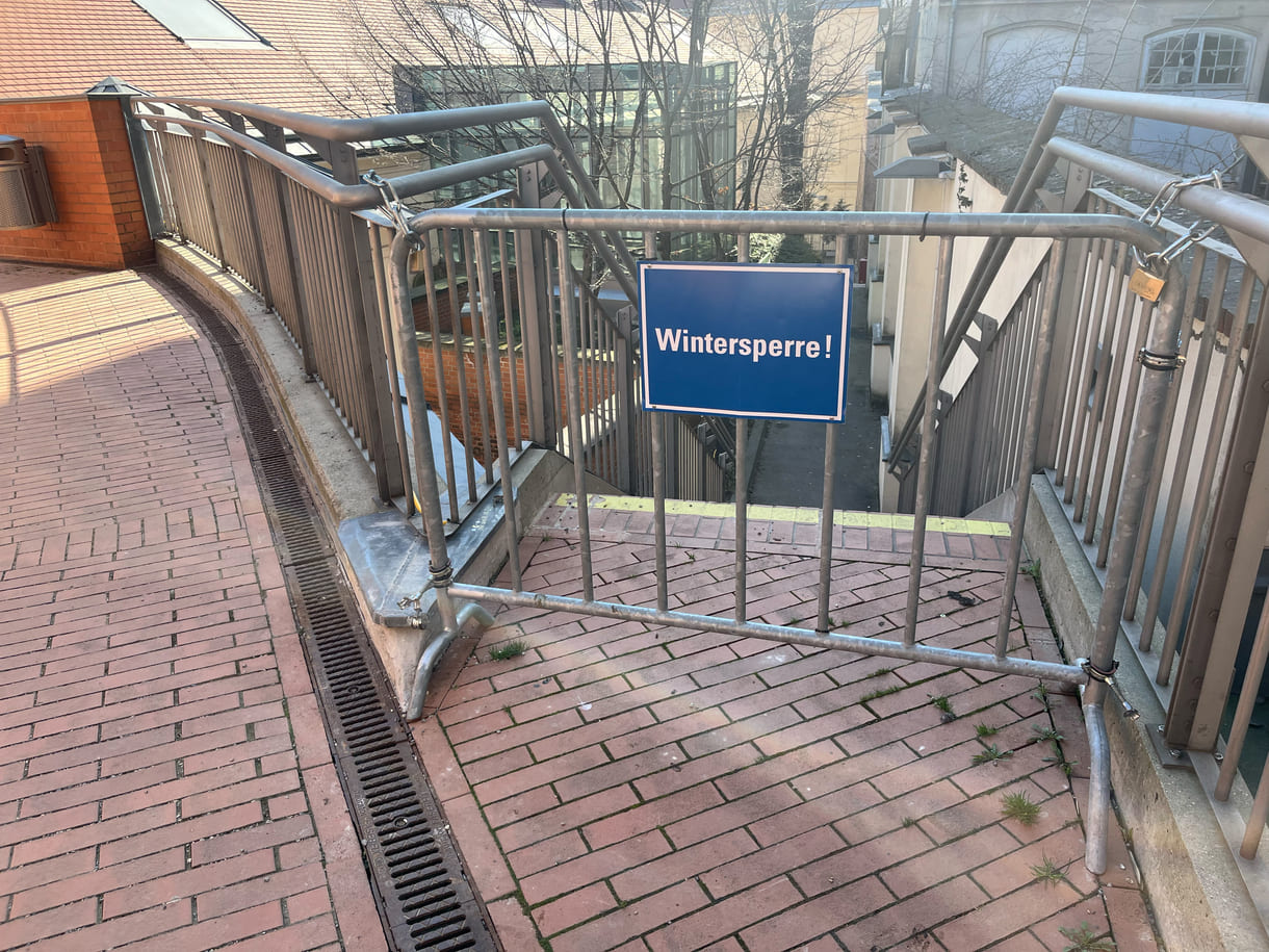 Gesperrter Stiegenabgang im MuseumsQuartier Wien - wegen 