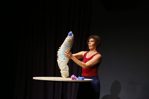 Szenenfoto aus "Wolkengucken" von Figurentheater Anne-Kathrin Klatt aus Deutschland