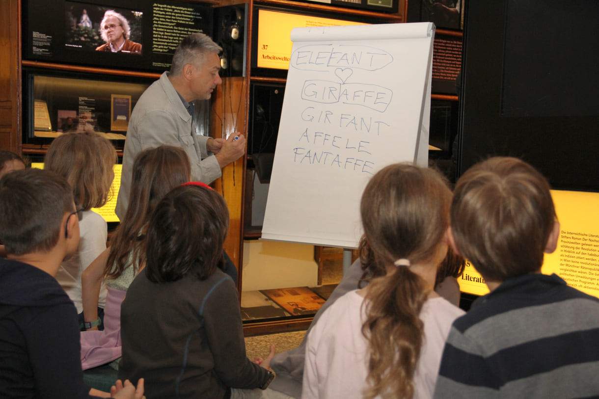 Beginn des Workshops zum Sprachbasteln