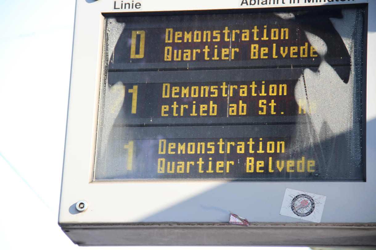 Anzeige, welche Straßenbahnen wegen der Demo nicht fahren