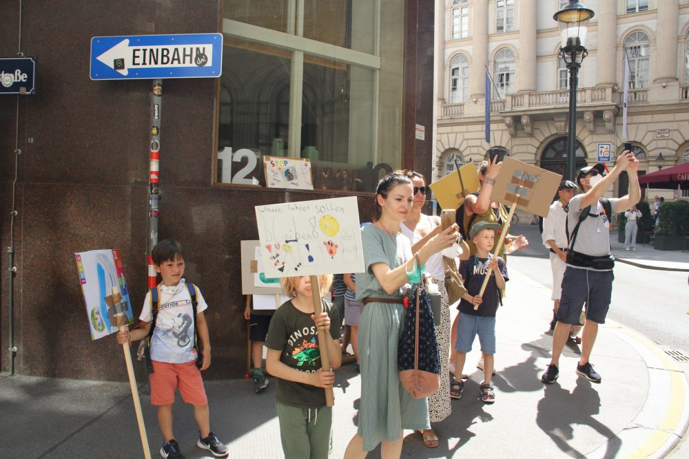 Protestaktion gegen Stundenkürzungen in Volksschulen